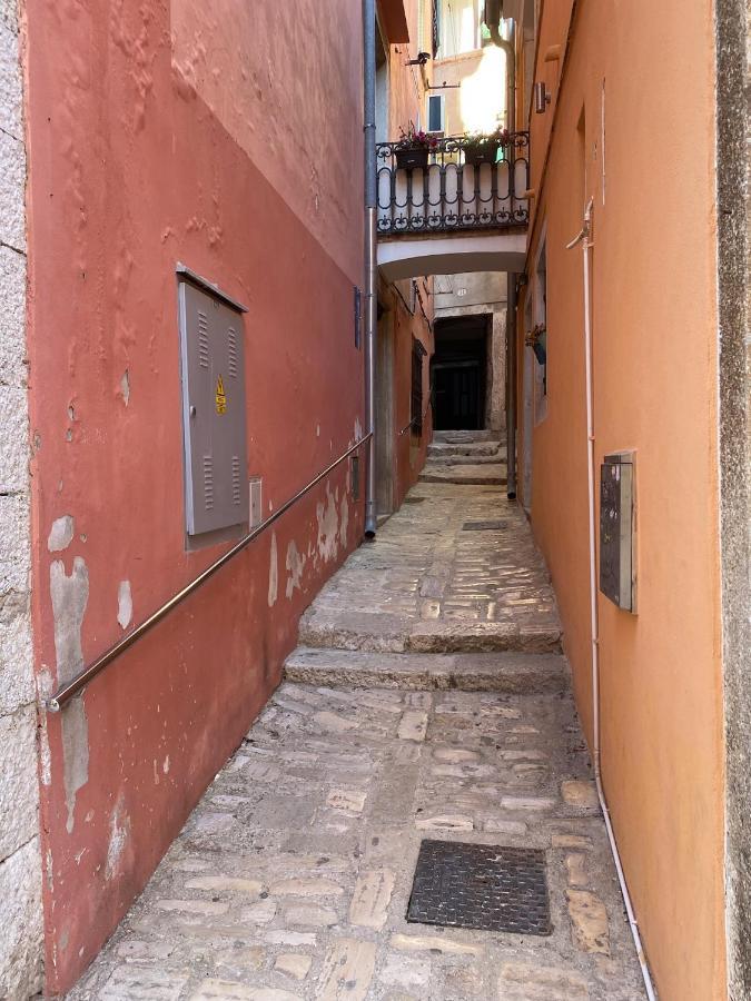 Appartement Beautiful Sunsets Over The Roofs Of Rovinj Extérieur photo