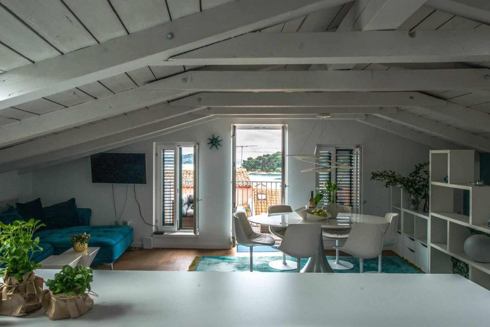 Appartement Beautiful Sunsets Over The Roofs Of Rovinj Extérieur photo