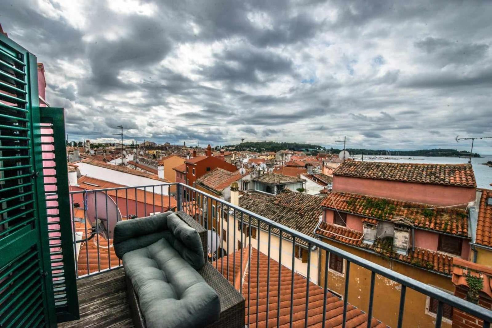 Appartement Beautiful Sunsets Over The Roofs Of Rovinj Extérieur photo